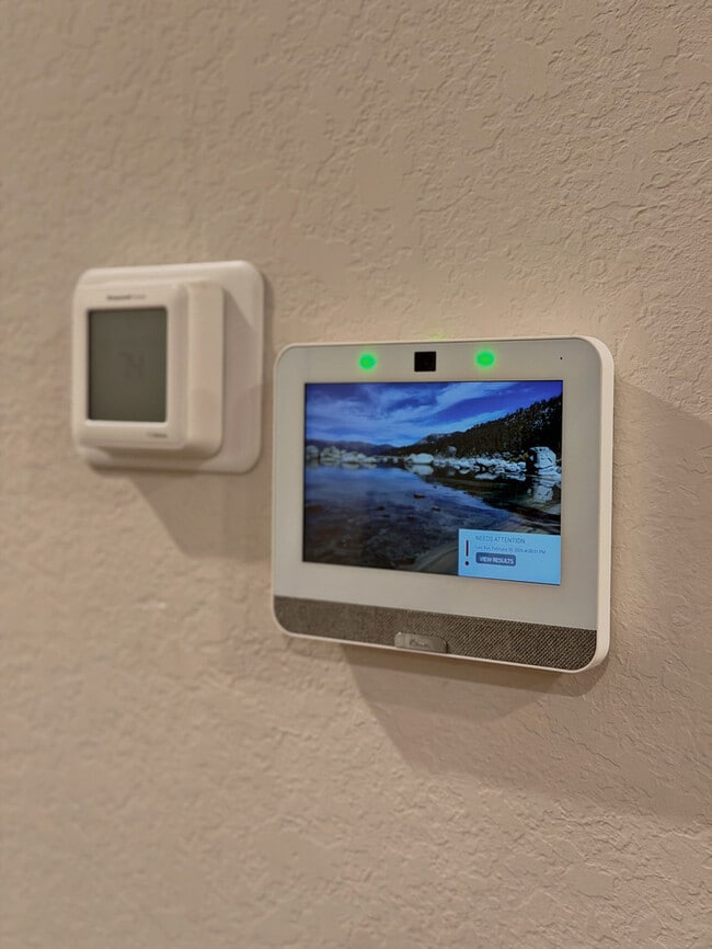 Building Photo - 3011 Lindenwood Run