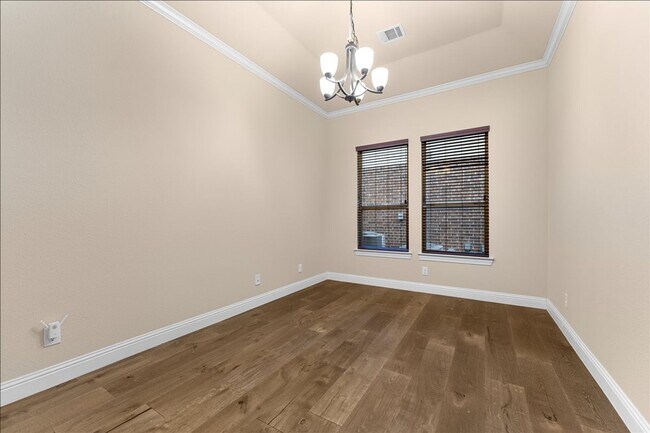 Building Photo - Ready for Immediate Move-In!  4 Bed 3 Bath Renovated 2605 SQFT House in Reserves at Westridge