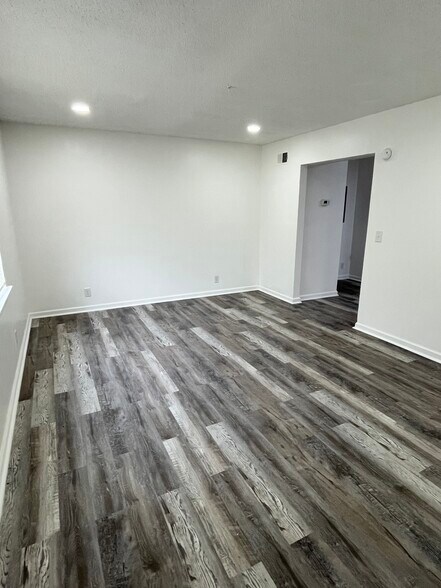 Building Photo - 322 Pittman St