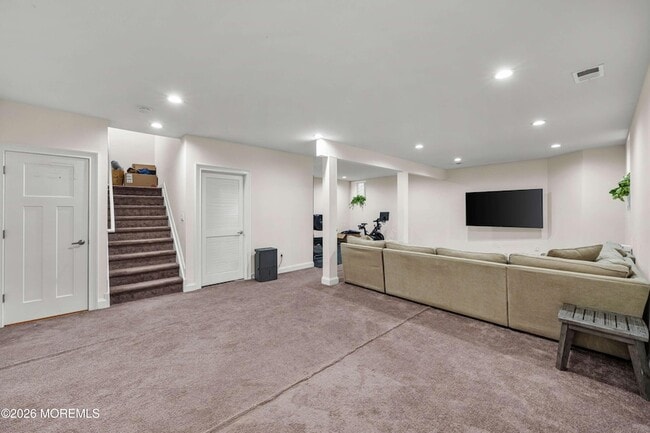 Building Photo - 2 Gonzalez Dr