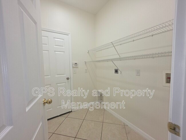 Building Photo - 117 Venetian Bay Cir
