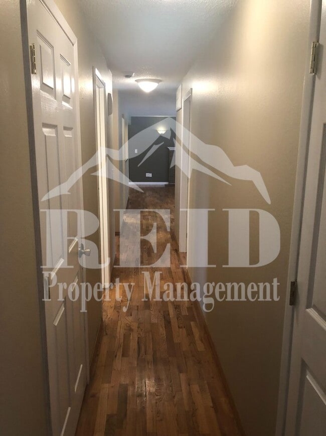 Building Photo - Central Kitsap Rambler 3 Bed 1.5 Bath 2 car garage