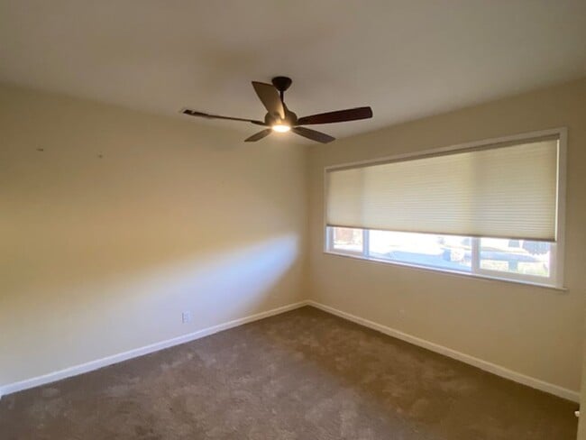 Building Photo - Beautiful 2 Bedroom/2 Bathroom Home with a Great Room, Fireplace and access to shared swimming pool