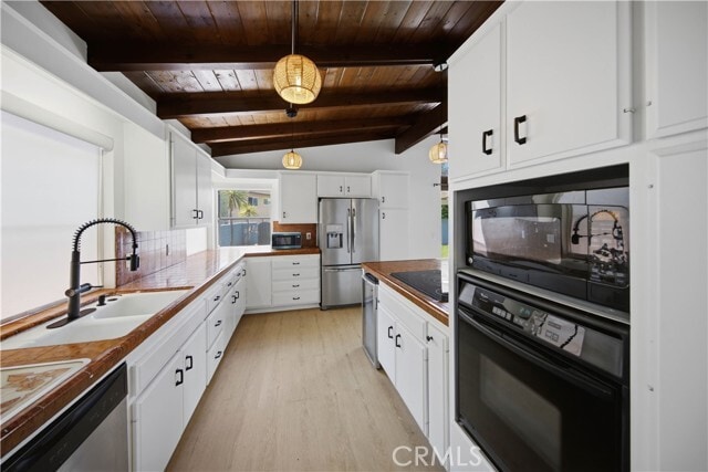 Building Photo - 210 Avenida Calafia