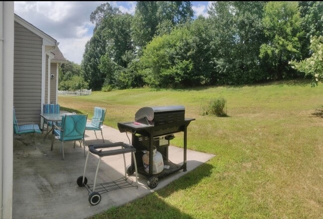 Building Photo - 115 N Field Dr