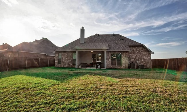 Building Photo - Beautiful 3 bed/3 bath home in Gardens of ...