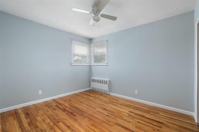 Building Photo - 4100 Meadow Ln