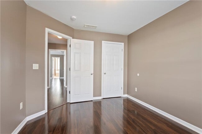 Building Photo - 177 Hollinger Way