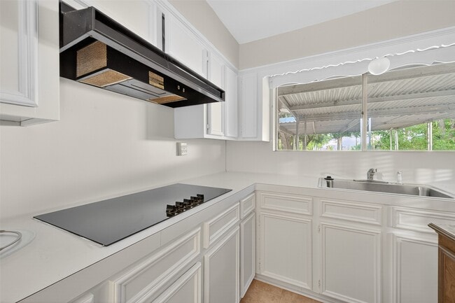 Building Photo - 3438 5th St