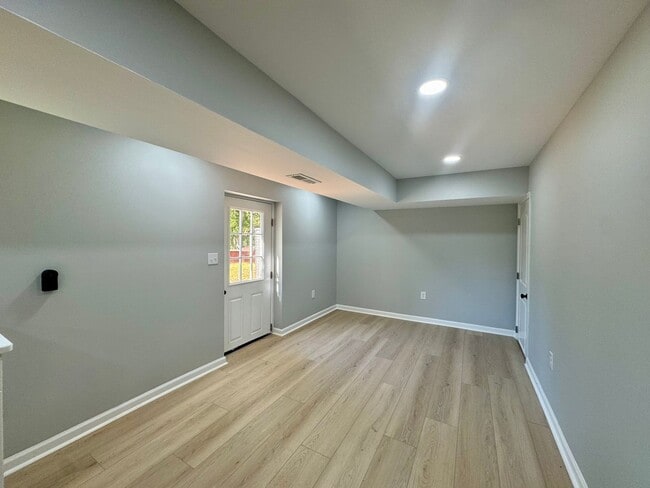 Building Photo - Four Bedroom House/Boonsboro Area
