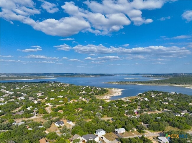 Building Photo - 776 Lookout Dr