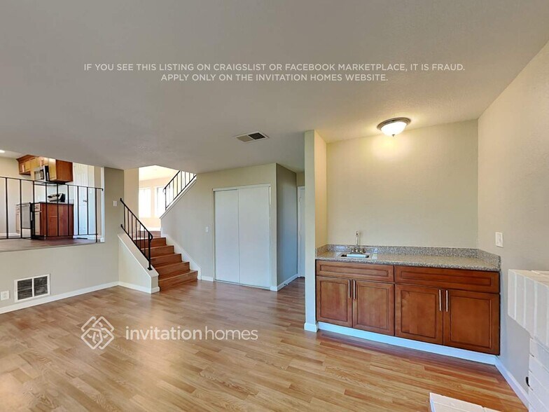 Building Photo - 437 Royal Oaks Dr