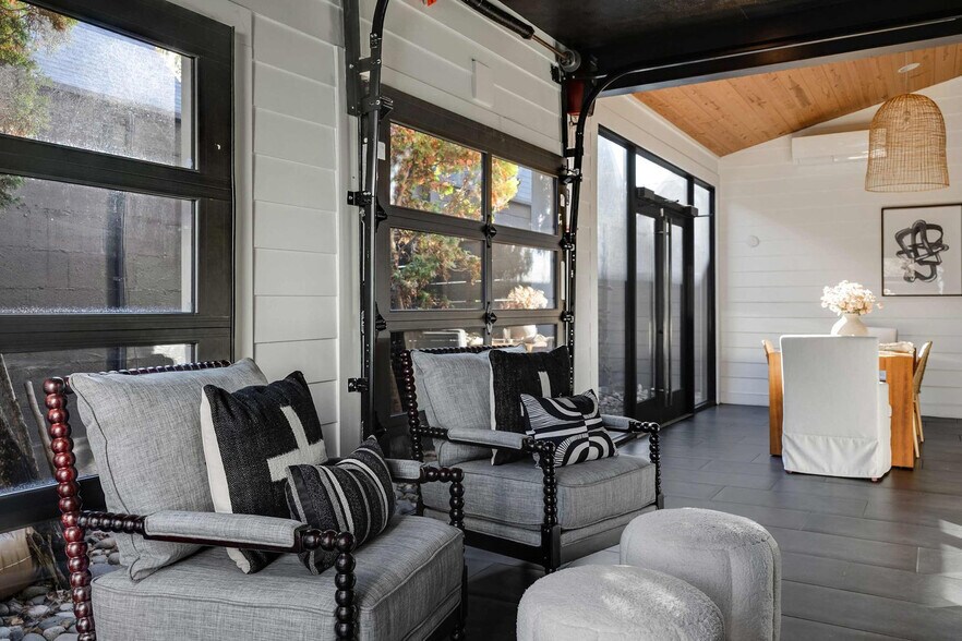 Building Photo - 1017 Halcyon Ave