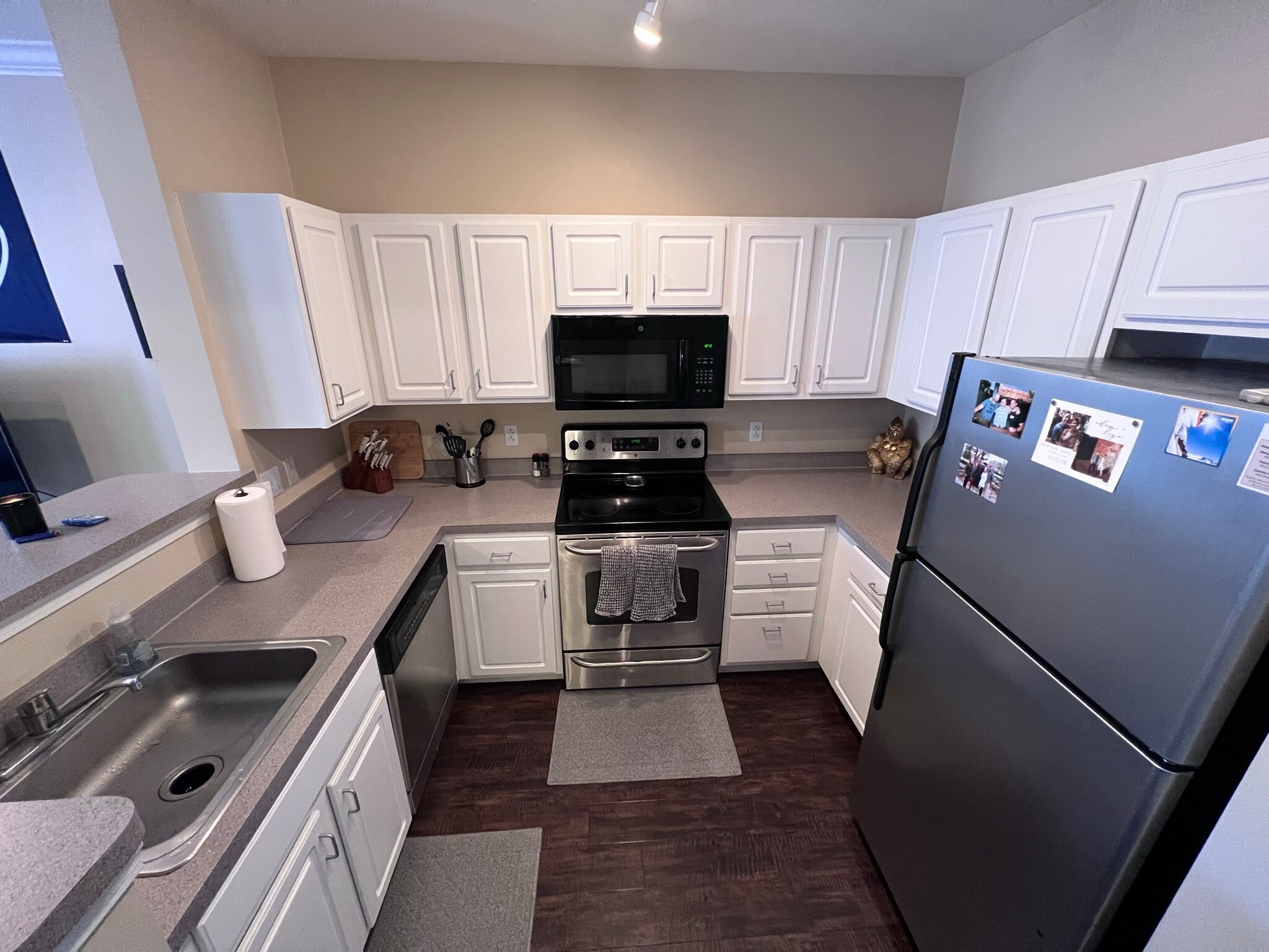 Building Photo - 1000 Providence Plz