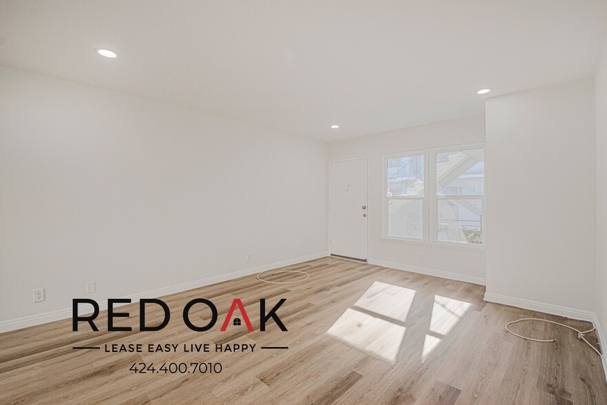 Building Photo - 3903 W 27th St