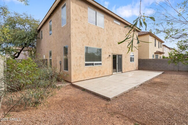 Building Photo - 2416 S 90th Glen