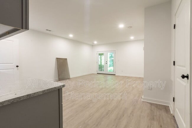 Building Photo - 243 Timber Creek Ln SW