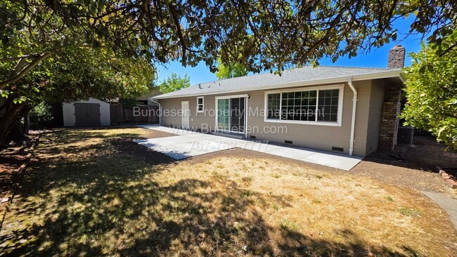 Building Photo - Charming and well maintained 3BD/2BA Home Near Doyle Park
