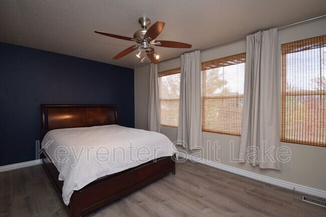 Building Photo - 10533 S Oquirrh Lk Rd