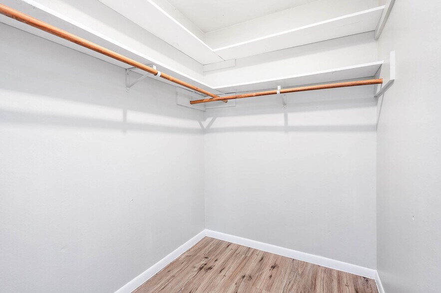 Walk-in closet - 4111 Victoria Ave