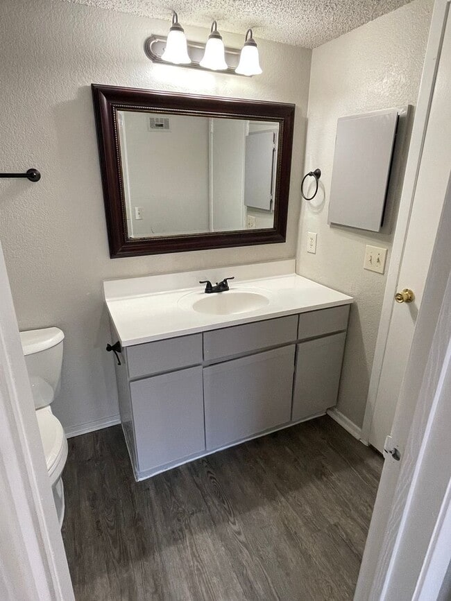 Building Photo - 3 BEDROOM 2 BATH CONDO BY UNT