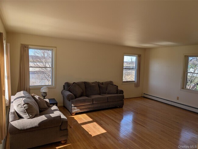 Building Photo - 21 Maloney Ln