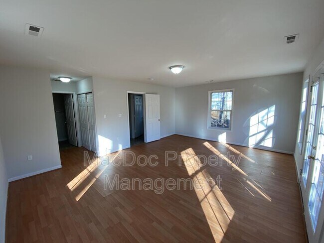 Building Photo - 117 Edgehill Dr