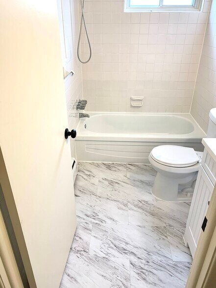 Building Photo - 335 E Lancaster Ave