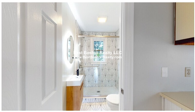 Building Photo - 57 Hawthorne St