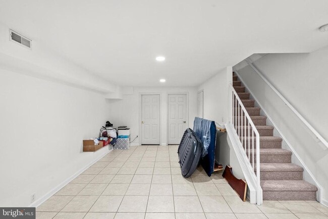Building Photo - 1135 N Orianna St