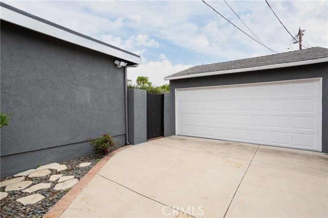 Building Photo - 2662 Riverside Dr