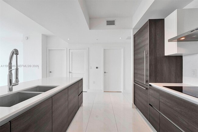 Building Photo - 301 Altara Ave