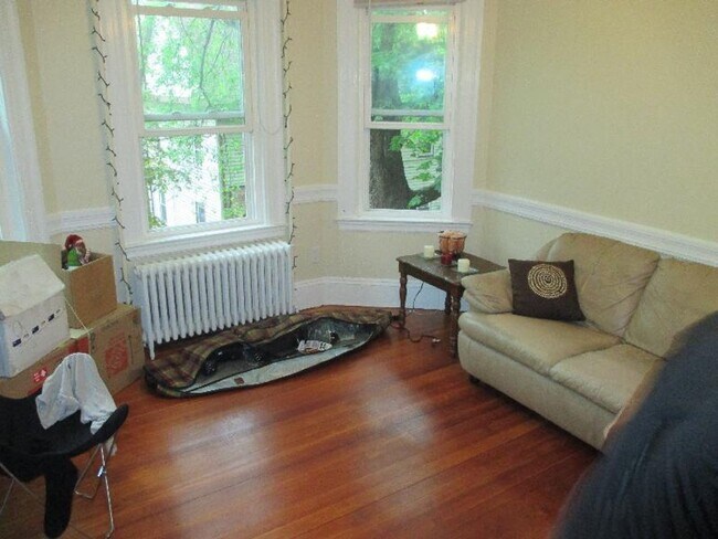 Building Photo - 29 Montcalm Ave