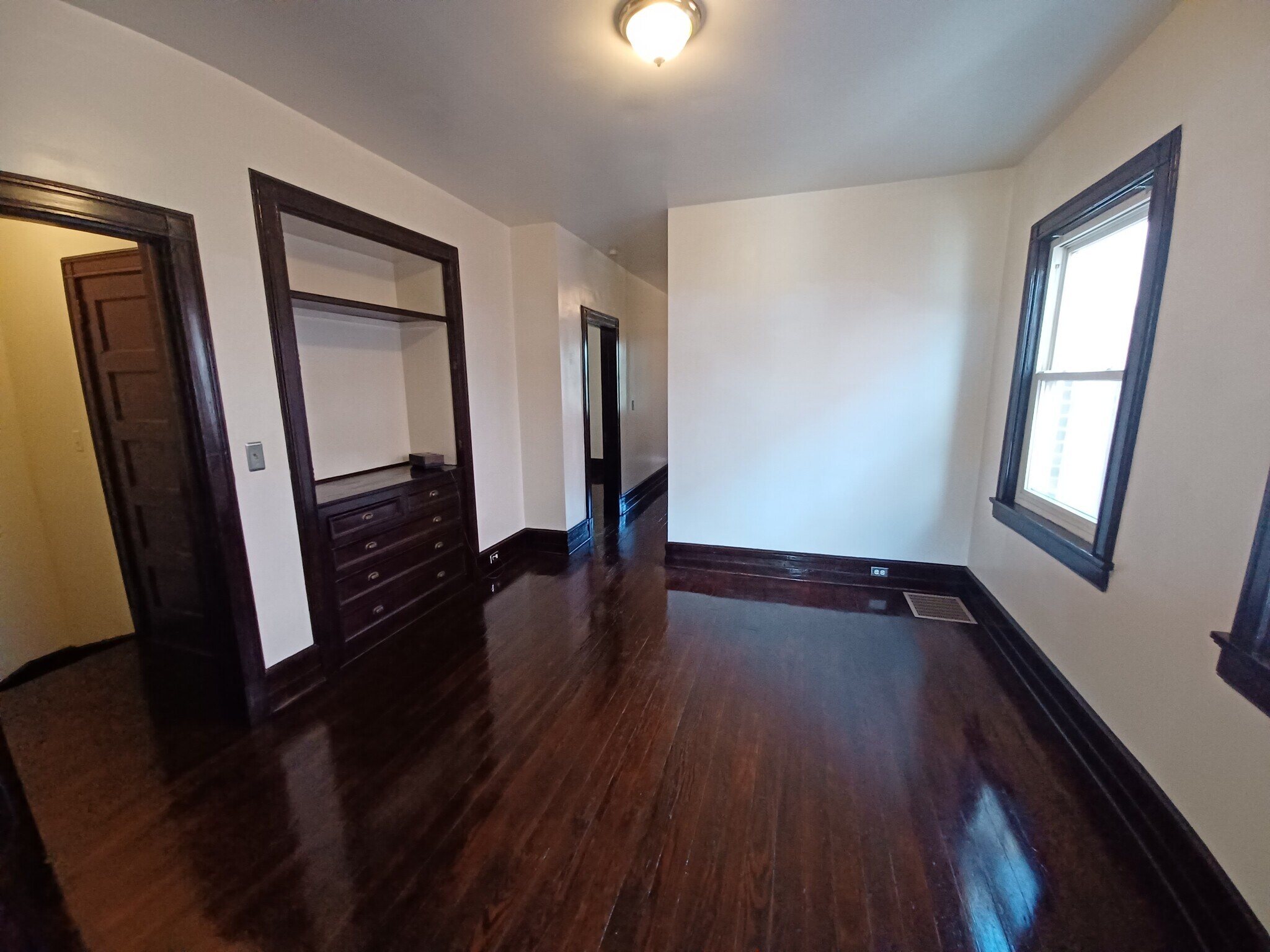 Building Photo - 266 Bond St