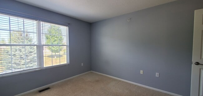 Building Photo - 3231 Wexford Dr