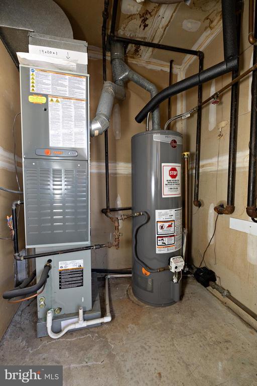 Building Photo - 211 Woodhollow Dr