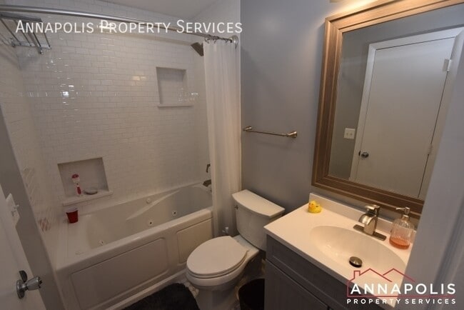 Building Photo - 20 Greystone Ct