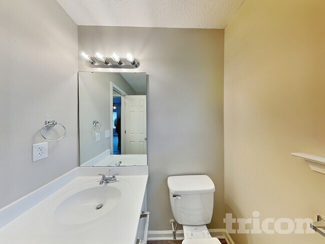 Building Photo - 524 Chisolm Way