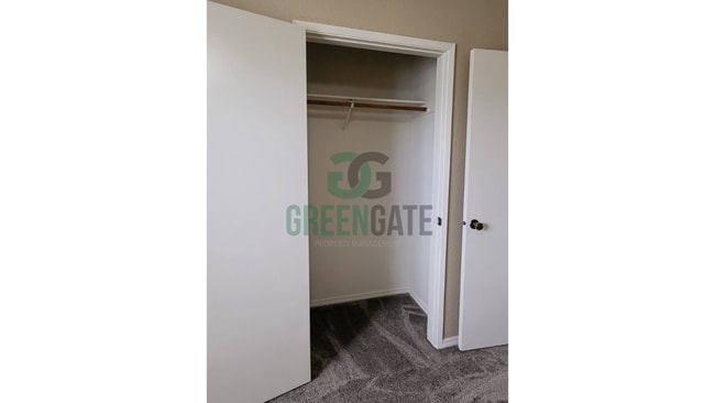 Building Photo - NOW AVAILABLE! Make this spacious 4 bedroo...