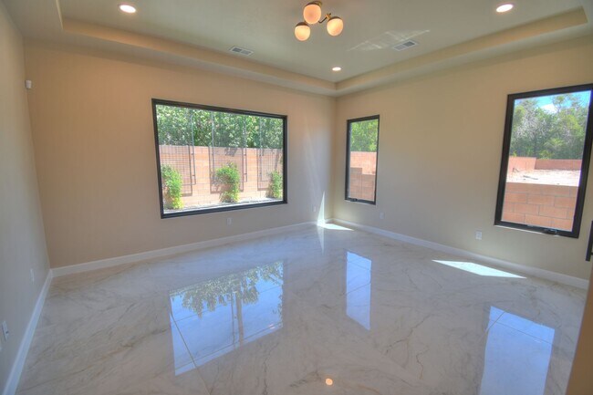 Building Photo - Brand New 3bd/2ba Available