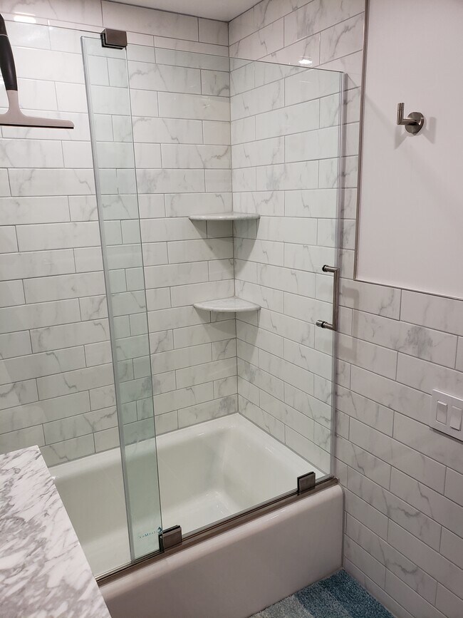 Building Photo - 15 E 117th St