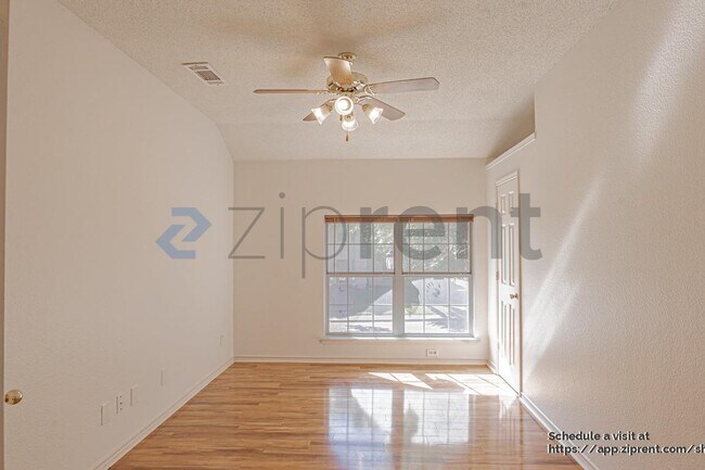 Building Photo - 514 Big Oak Ct