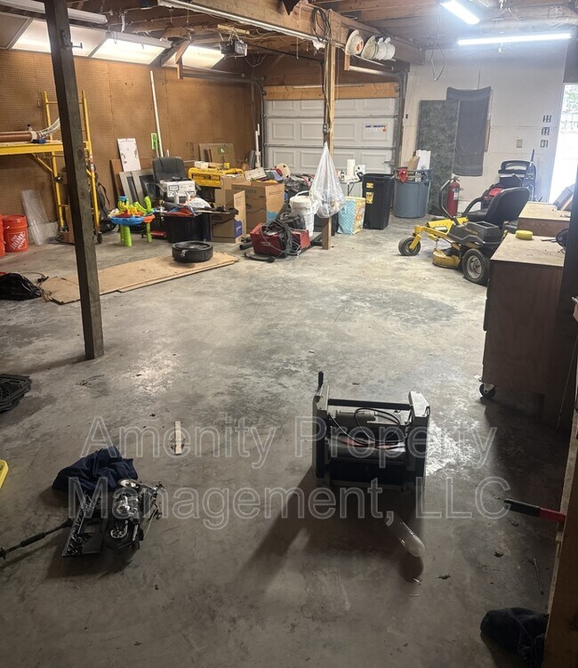 Building Photo - 139 Nicewood Dr