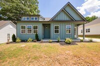 Building Photo - 136 McCowat St