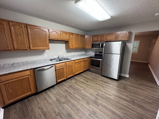 Building Photo - 2 Bed 1.5 Bath Apartment in Benton