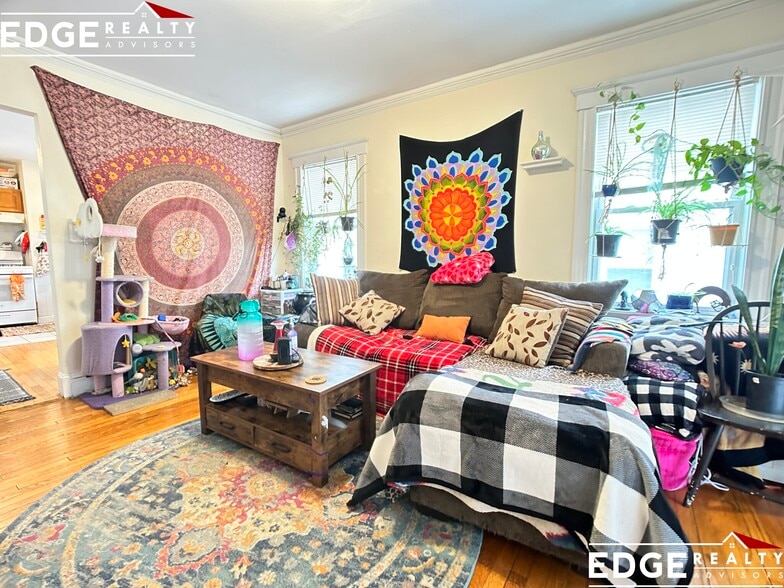 Building Photo - 218 Foster St