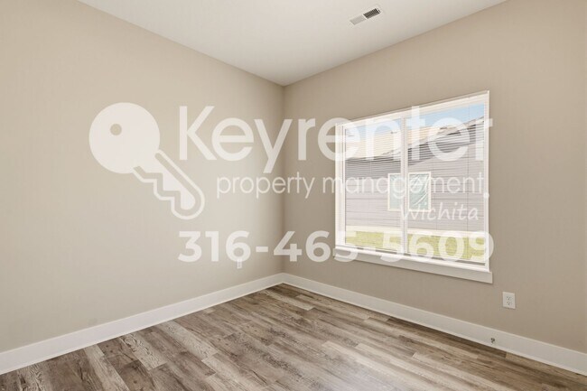 Building Photo - 16221 W Ike Ct