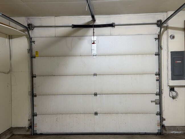 Building Photo - Olson -7721 &amp; 7723