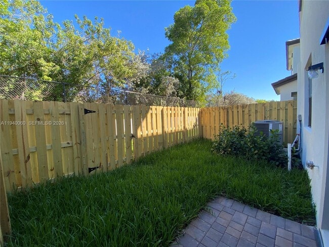 Building Photo - 211 SW 159th Ter