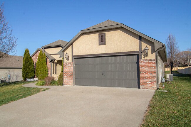 Building Photo - 2405 Marietta Falls Ln
